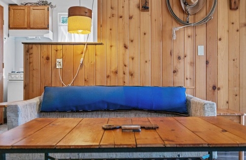 Idyllwild Cabin | Hitch'n'Post Cabin - In Town Center!
