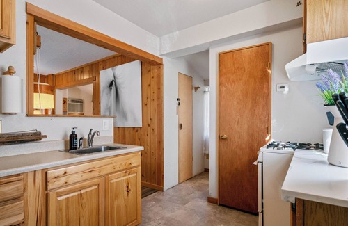 Idyllwild Cabin | Hitch'n'Post Cabin - In Town Center!