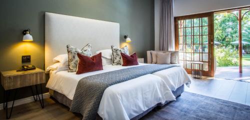 Oudtshoorn House | Hlangana Lodge