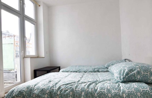 Bergisch Gladbach Apartment | HÖ01 large apartment with dryer and washing machine