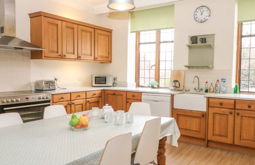 Chiddingstone Hoath Cottage | Hoath House