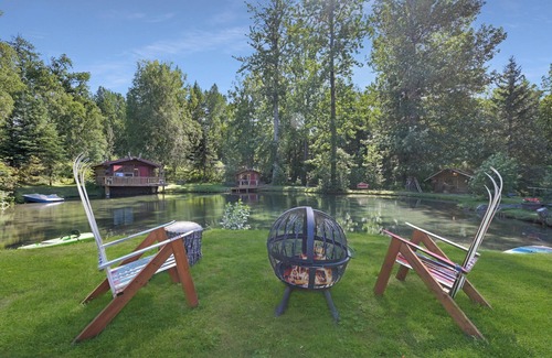 Hope Cabin | Hobbit Hole Cabin - a sweet little Alaskan Cabin in Hope, Alaska
