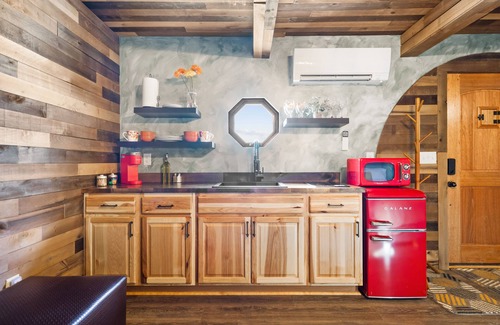 Creola House | Hobbit Inspired Fairytale Hocking Hills State Park 3 mi away Pet Friendly