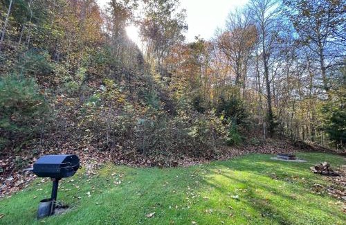 Rockbridge House | Hocking Hills Cabin-Private Hot Tub, Hiking, Caves