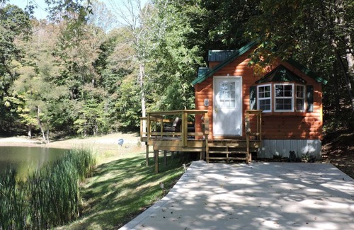 Sugar Grove House | Hocking Hills-Dog friendly cabin with private pond . adults 18 and older