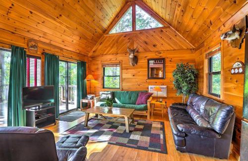 Carbon Hill House | Hocking Hills Lake Gem with Hot Tub, Dock, 100 Acres