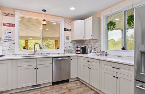 Lancaster House | Hocking Hills- Nov.-Dec. weekends open-No Pet Fee