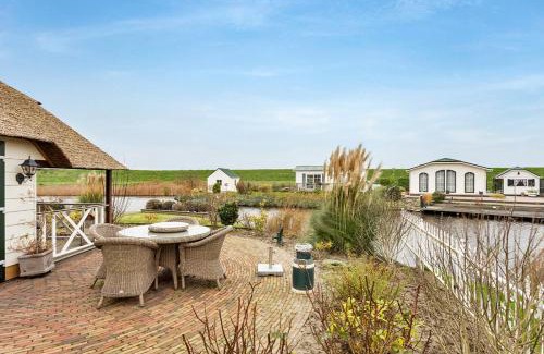 Sint-Annaland House | Hoeve de Zeeanjelier