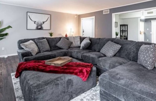 Lubbock Apartment | Hoff Gardens 9 - 2BR/2BA - Pool
