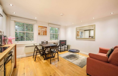 Holborn and Covent Garden Apartment | Holborn Haven: Luxe London Escape By Frankie Says