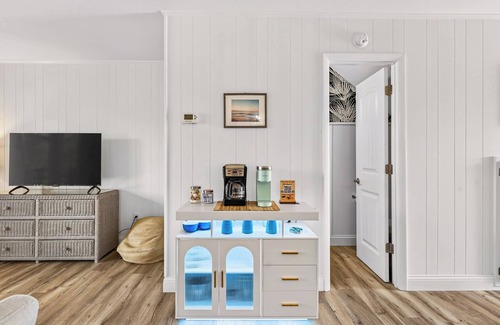 Holden Beach House | Holden Hangout: Firepit, Bunks, Steps to Sand