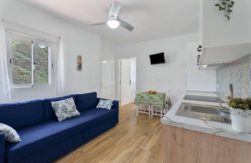 San Sebastian de la Gomera House | Holiday Home 'Coralia' with Private Garden and Wi-Fi