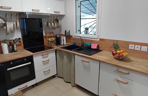 Orthoux-Serignac-Quilhan House | Holiday Home 'Loumarede' with Private Terrace, Wi-Fi and Air Conditioning