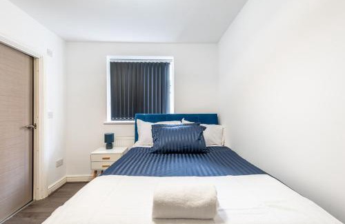 Coventry House | Holiday and Contractor Stay - Sleeps 2