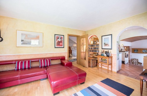 Schwob Apartment | Holiday Apartment "Sonnenröschen" with Wi-Fi, Terrace & Mountain View