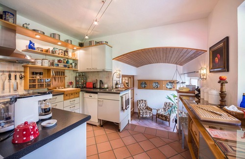 Schwob Apartment | Holiday Apartment "Sonnenröschen" with Wi-Fi, Terrace & Mountain View