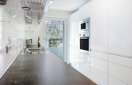 Unteruhldingen Apartment | Holiday Apartment 'See Oase' with Private Terrace and Balcony