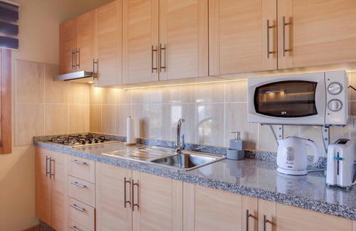 La Mancha House | Holiday Apartment "Casa Quemahierro 2" with Teide View, Pool and Garden