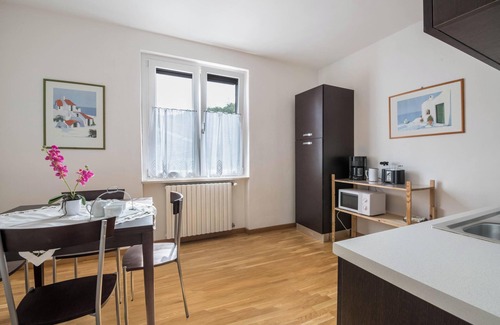 Toscolano Maderno Apartment | Holiday Apartment Al Agave Sopra with Mountain View, Lake View