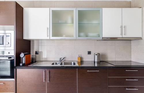 Moita Apartment | Holiday Apartment "Sleeptubal Moderne Accommodatie" with Balcony & Wi-Fi