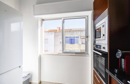 Moita Apartment | Holiday Apartment "Sleeptubal Moderne Accommodatie" with Balcony & Wi-Fi