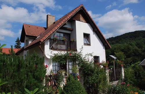 Svoboda nad Upou Apartment | Holiday apartment with outdoor swimming pool and garden