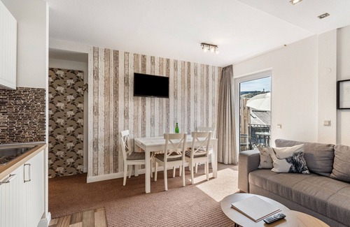 Ortsmitte Apartment | Holiday Apartments Löwenstein FeWo 5 with Shared Garden, Balcony and Wi-Fi