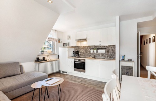 Ortsmitte Apartment | Holiday Apartments Löwenstein FeWo 5 with Shared Garden, Balcony and Wi-Fi