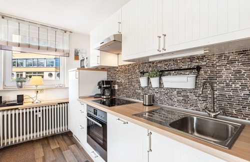Ortsmitte Apartment | Holiday Apartments Löwenstein FeWo 5 with Shared Garden, Balcony and Wi-Fi