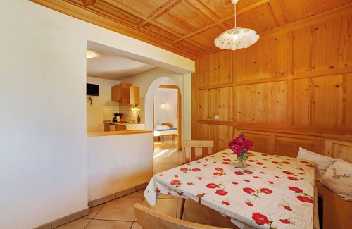 Moso in Passiria Apartment | Holiday Apartment "Unterstuanerhof Hochwilde" with Mountain View, Garden, Balcony & Wi-Fi