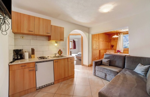 Moso in Passiria Apartment | Holiday Apartment "Unterstuanerhof Hochwilde" with Mountain View, Garden, Balcony & Wi-Fi