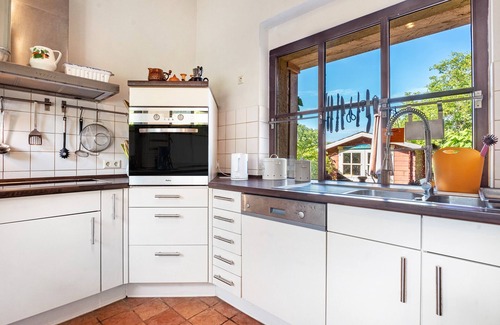 Zempow Apartment | Holiday Apartment 'Im Haus Ginkgo' with Shared Pool, Shared Terrace and Wi-Fi