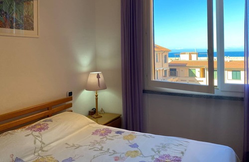 Marciana Marina Apartment | Holiday Apartment "Clara" with Balcony, A/C & Wi-Fi