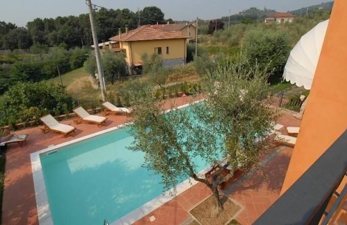 Massa Apartment | Holiday apartment Massa e Cozzile for 1 - 4 persons with 1 bedroom - Twin house