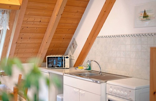 Schoenwald Apartment | Holiday Apartment '2' with Shared Terrace, Shared Garden and Wi-Fi