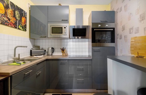 Mitte-Sud Apartment | Holiday Apartment 'Ankerplatz' with Private Terrace and Wi-Fi