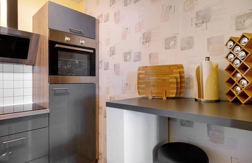 Mitte-Sud Apartment | Holiday Apartment 'Ankerplatz' with Private Terrace and Wi-Fi