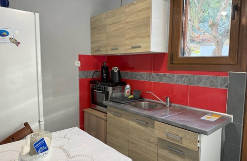 Kompi Apartment | Holiday apartment above the beautiful Peroulia beach, wifi | Messenia, Peloponne