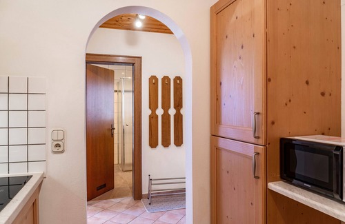 Kruen Apartment | Holiday Apartment 'Alpenblick Tilly - Eibsee' with Mountain View, Shared Terrace and Wi-Fi