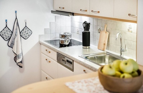 Bulla Apartment | Holiday Apartment “Arbea - Siëla” with Mountain View, Wi-Fi & Balcony