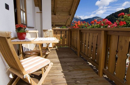 Bulla Apartment | Holiday Apartment “Arbea - Siëla” with Mountain View, Wi-Fi & Balcony
