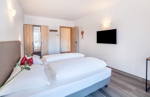 Avelengo Apartment | Holiday Apartment "Berger 2" with Mountain View, Shared Garden & Wi-Fi