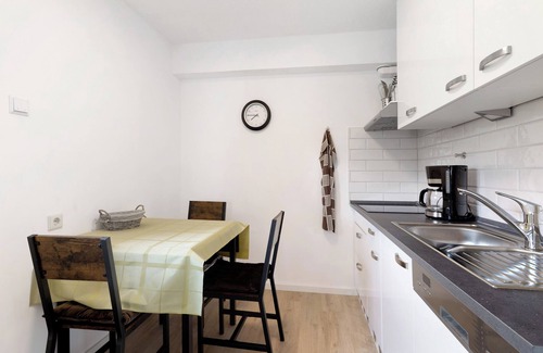 Oberkirch Apartment | Holiday Apartment 'Bruderstube' with Mountain View, Shared Pool and Wi-Fi