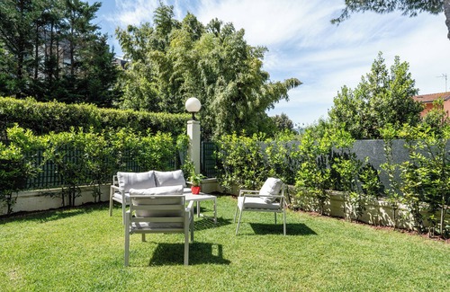 Lucca Apartment | Holiday Apartment "Casa Eva Lucca" with Private Garden & Wi-Fi