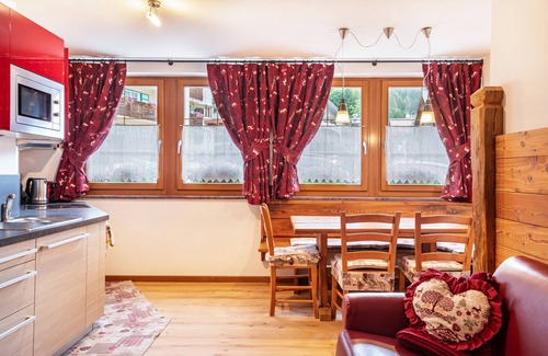 Canazei Apartment | Holiday Apartment "Cesa San Florian Apartment 2" with Mountain View & Wi-Fi
