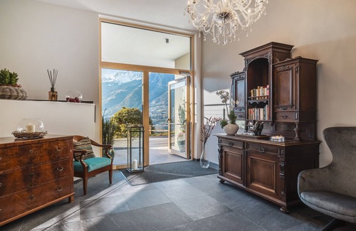 Schenna Apartment | Holiday Apartment "Charming Frida Residence Dornsberg" with Mountain View & Indoor Pool