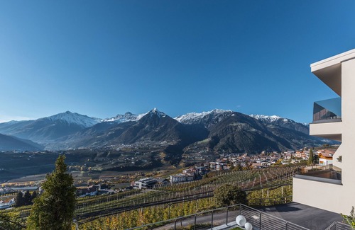 Schenna Apartment | Holiday Apartment "Charming Frida Residence Dornsberg" with Mountain View & Indoor Pool