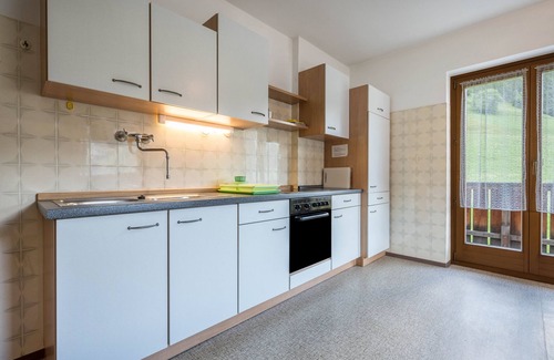 Mareo Apartment | Holiday Apartment "Ciasa La Palsa 3" with Mountain View, Balconies & Wi-Fi