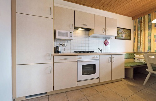 Spinga Apartment | Holiday Apartment "Dolomitenblick" with Mountain View, Balcony & Wi-Fi