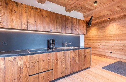 San Genesio Atesino Apartment | Holiday Apartment Egger an der Lahn - Forest with Mountain View, Terrace and Wi-Fi
